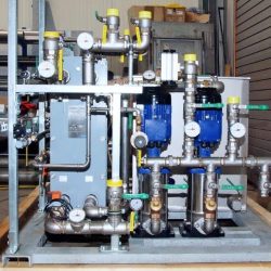 Pumpstation für eine Induktivhärteanlage mit 2 Kreisläufen für die Kühlung der Leistungselektrik; redundante Pumpenausstattung