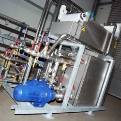 Pumpstation mit 3 Wasserkreisläufen für eine Induktivhärteanlage zum Kühlen von Abschreckmittel und div. Leistungselektrik; Komplette Baugruppe anschlussfertig